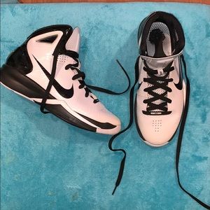 Hyperdunk Nike Basketball shoes, size 8 (unisex)